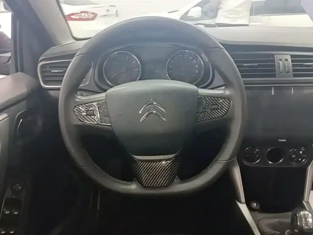 Citroën C3-XR 2015 1.6L Manual Pioneer Edition — миниатюра 11