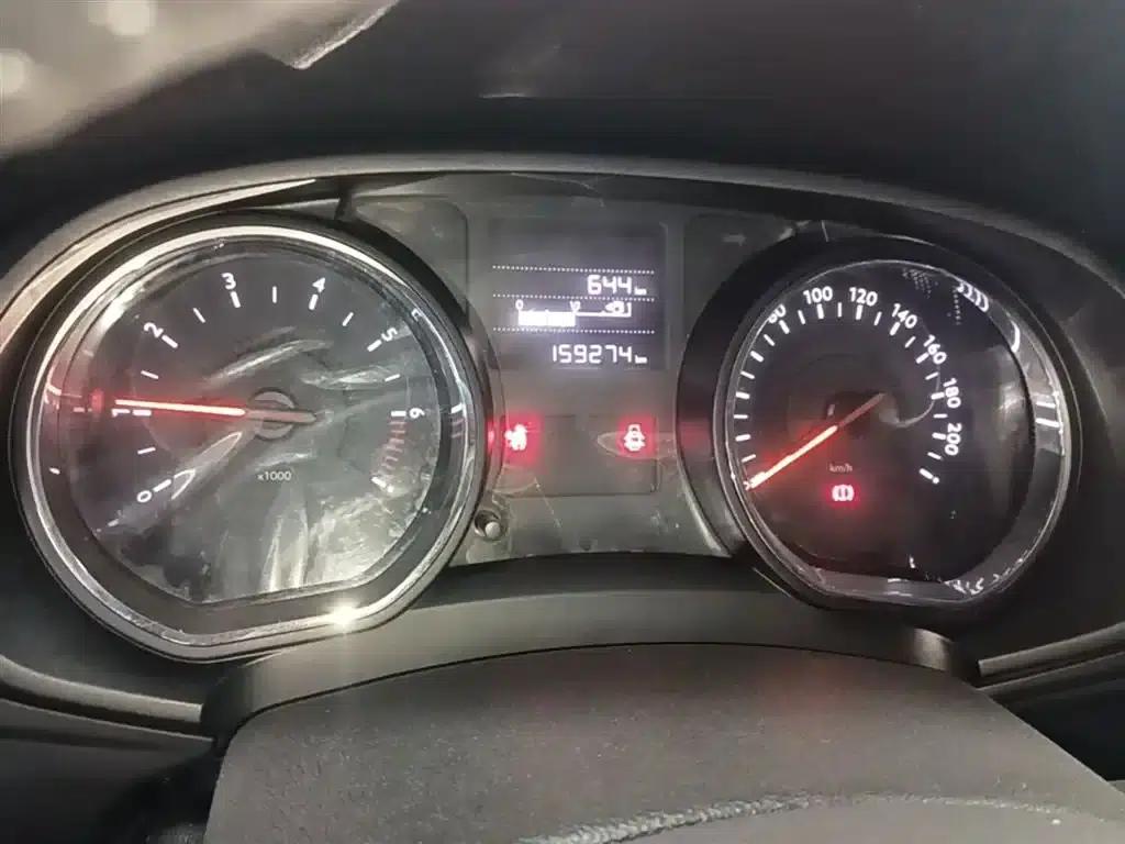 Citroën C3-XR 2015 1.6L Manual Pioneer Edition — миниатюра 12