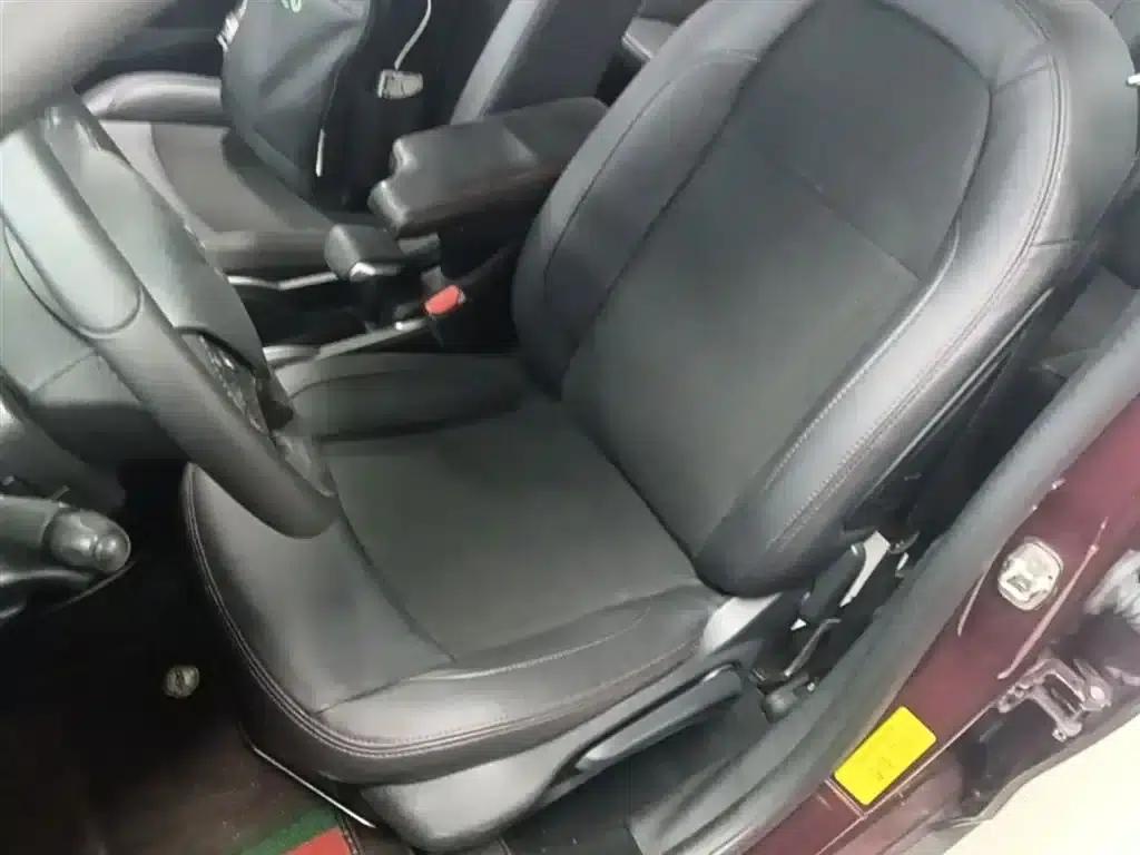 Citroën C3-XR 2015 1.6L Manual Pioneer Edition — миниатюра 15