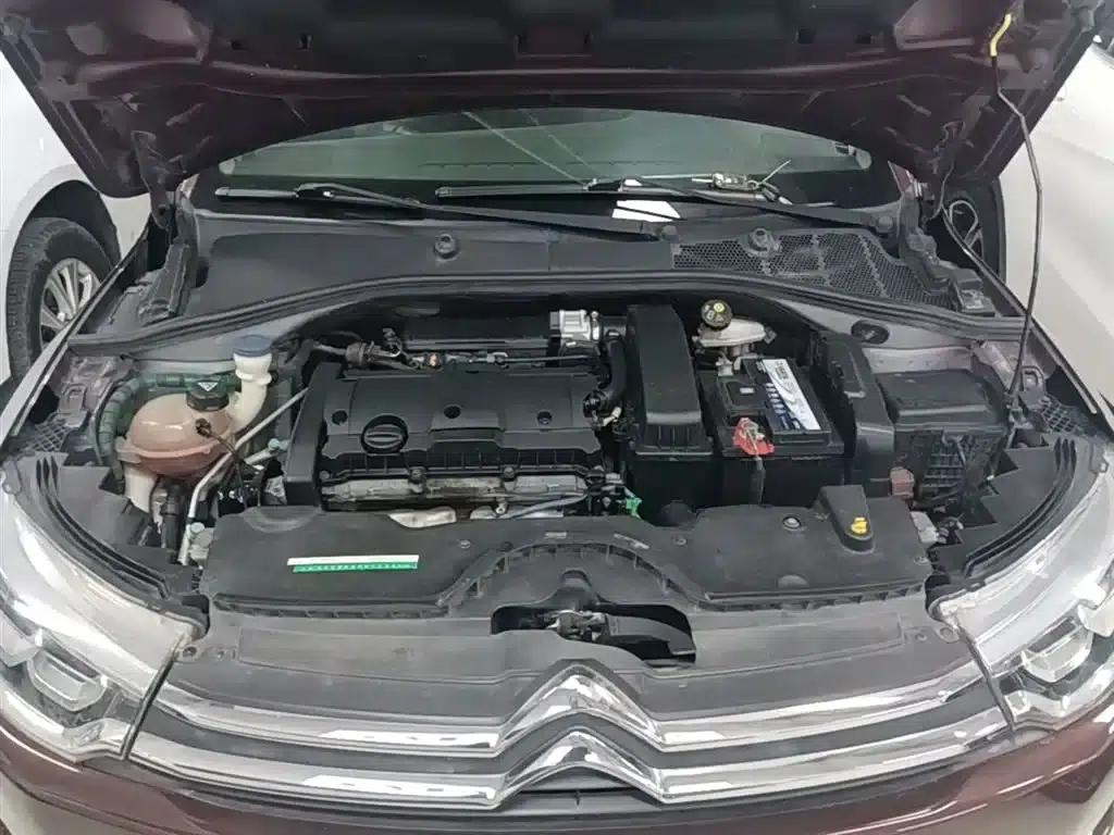 Citroën C3-XR 2015 1.6L Manual Pioneer Edition — миниатюра 20