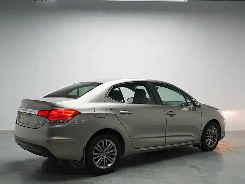 Citroën C4L 2015 1.8L Automatic Luxury Edition — миниатюра 17