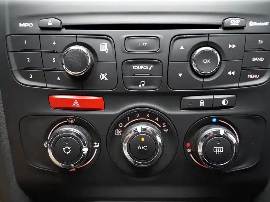 Citroën C4L 2015 1.8L Automatic Luxury Edition — миниатюра 10