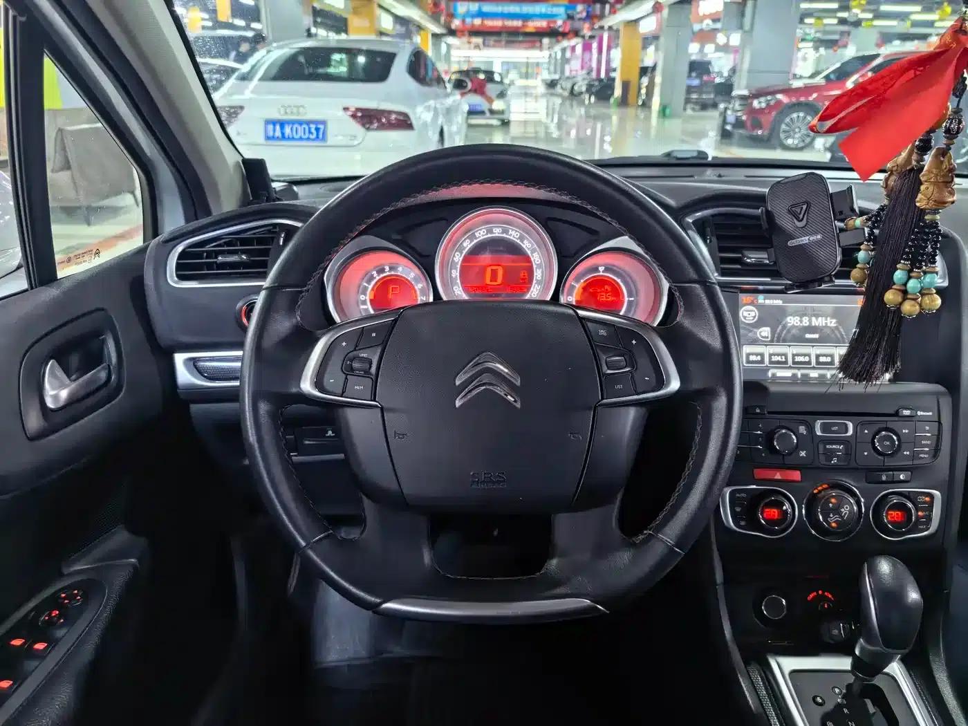 Citroën C4L 2014 1.8L Smart Drive Automatic Smart Edition — миниатюра 3