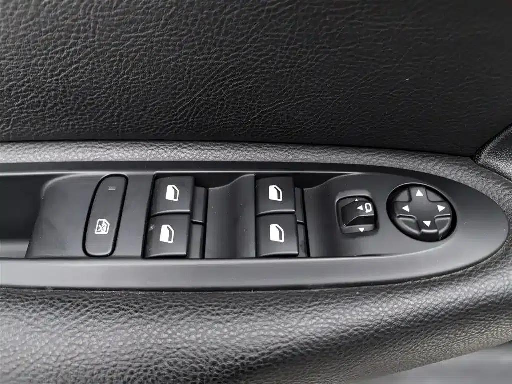 Citroën C4L 2014 1.6THP Smart Drive Automatic Smart Edition — миниатюра 9