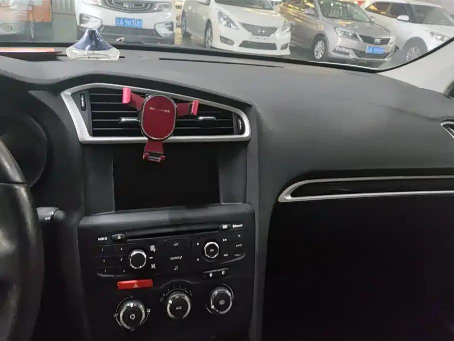 Citroën C4L 2015 1.8L Automatic Luxury Edition — миниатюра 13