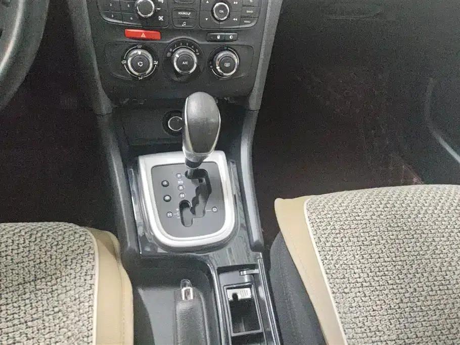Citroën C4L 2015 1.8L Automatic Luxury Edition — миниатюра 16