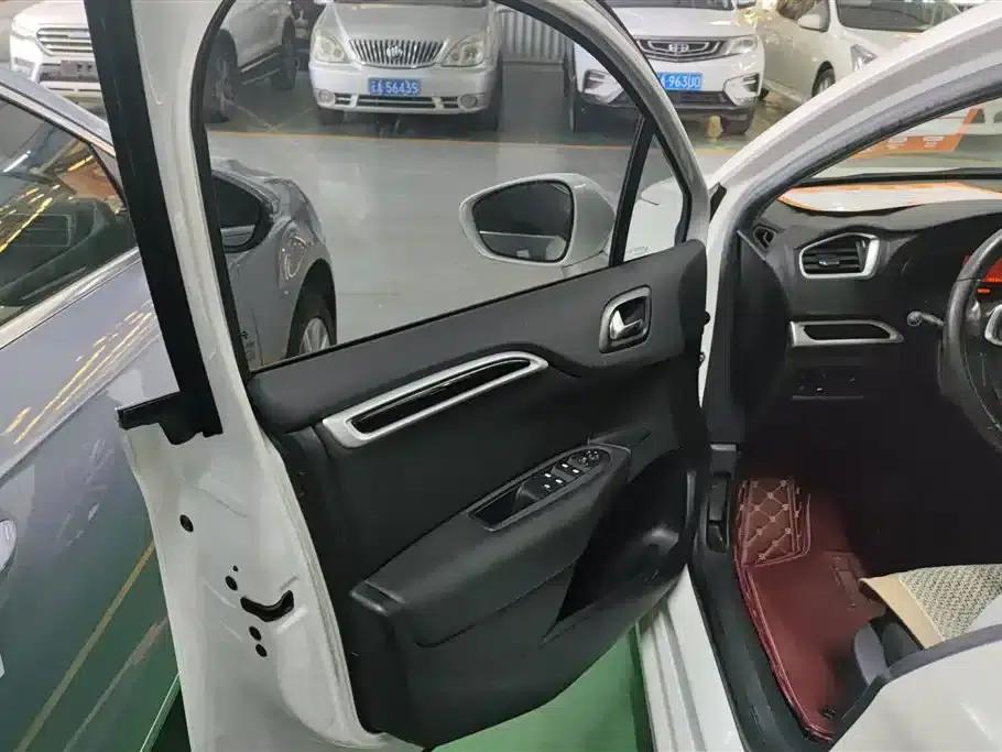 Citroën C4L 2015 1.8L Automatic Luxury Edition — миниатюра 7