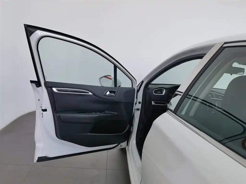 Citroën C4L 2014 1.8L Intelligent Drive Manual Enjoyment Edition — миниатюра 8
