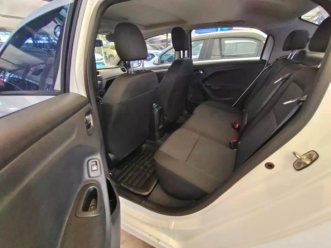 2016 Citroën Elysee 1.6L Manual Comfort — миниатюра 6
