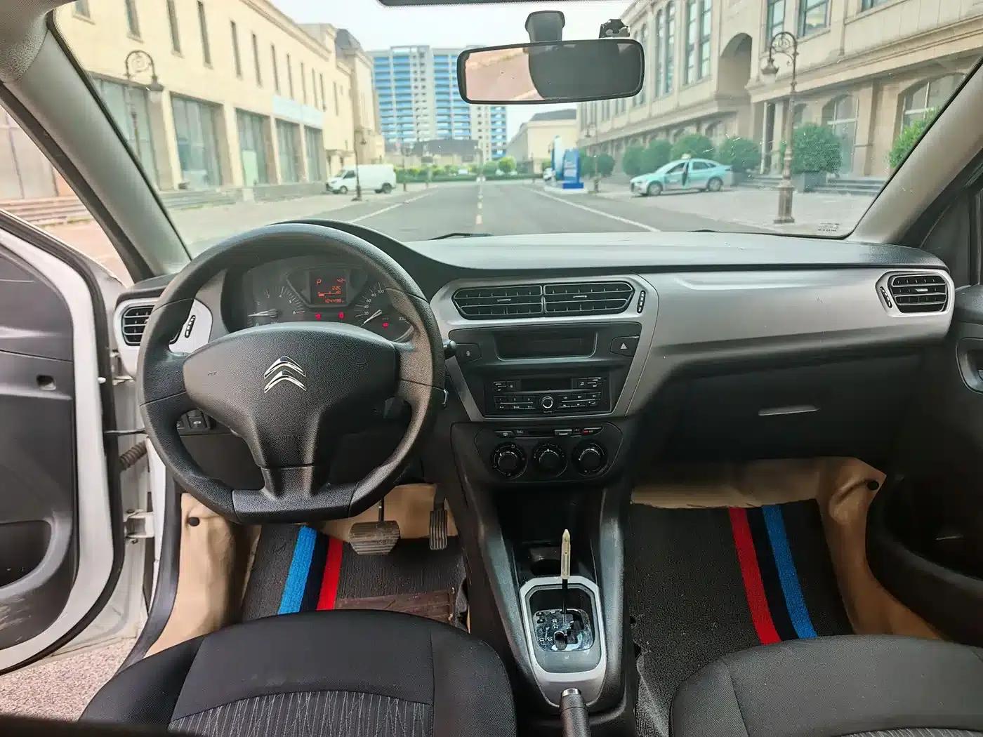 2014 Citroën Elysee 1.6L Automatic Fashion Edition — миниатюра 11