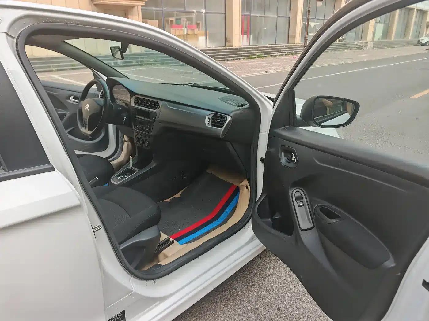 2014 Citroën Elysee 1.6L Automatic Fashion Edition — миниатюра 13