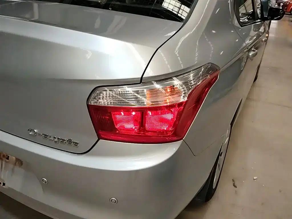 2014 Citroën Elysee 1.6L Manual Fashion Edition — миниатюра 8