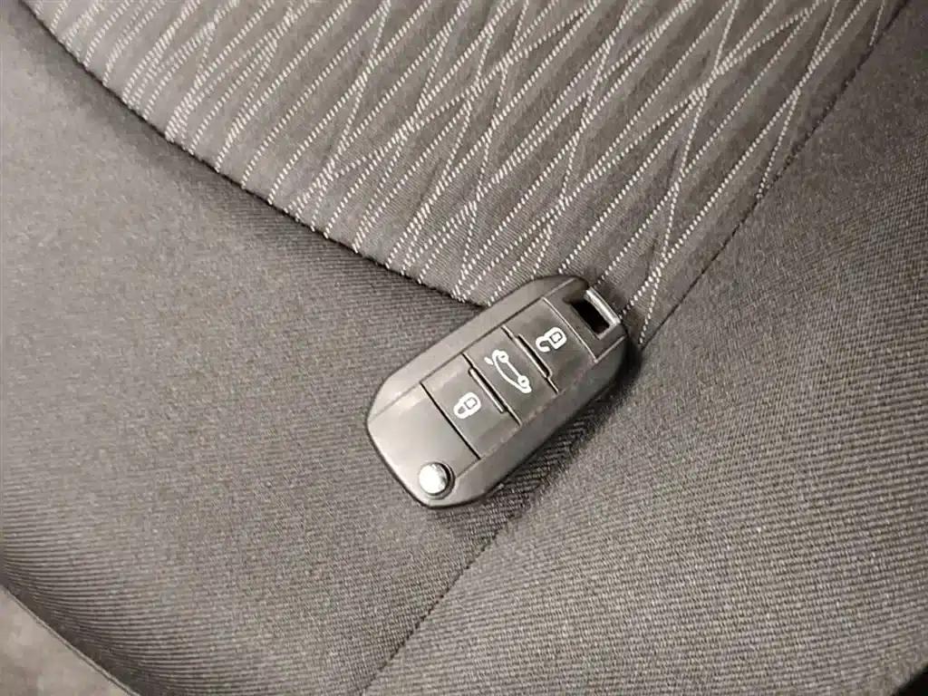 2014 Citroën Elysee 1.6L Manual Fashion Edition — миниатюра 9