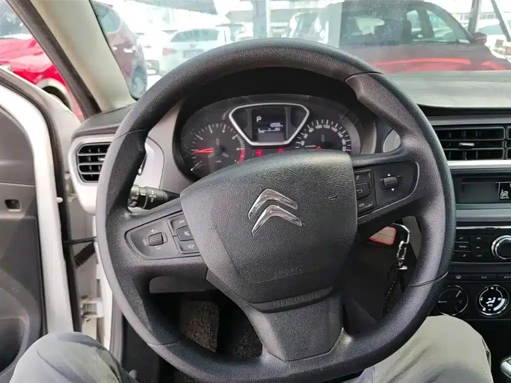 2017 Citroën Elysee 1.6L Automatic Comfort — миниатюра 11