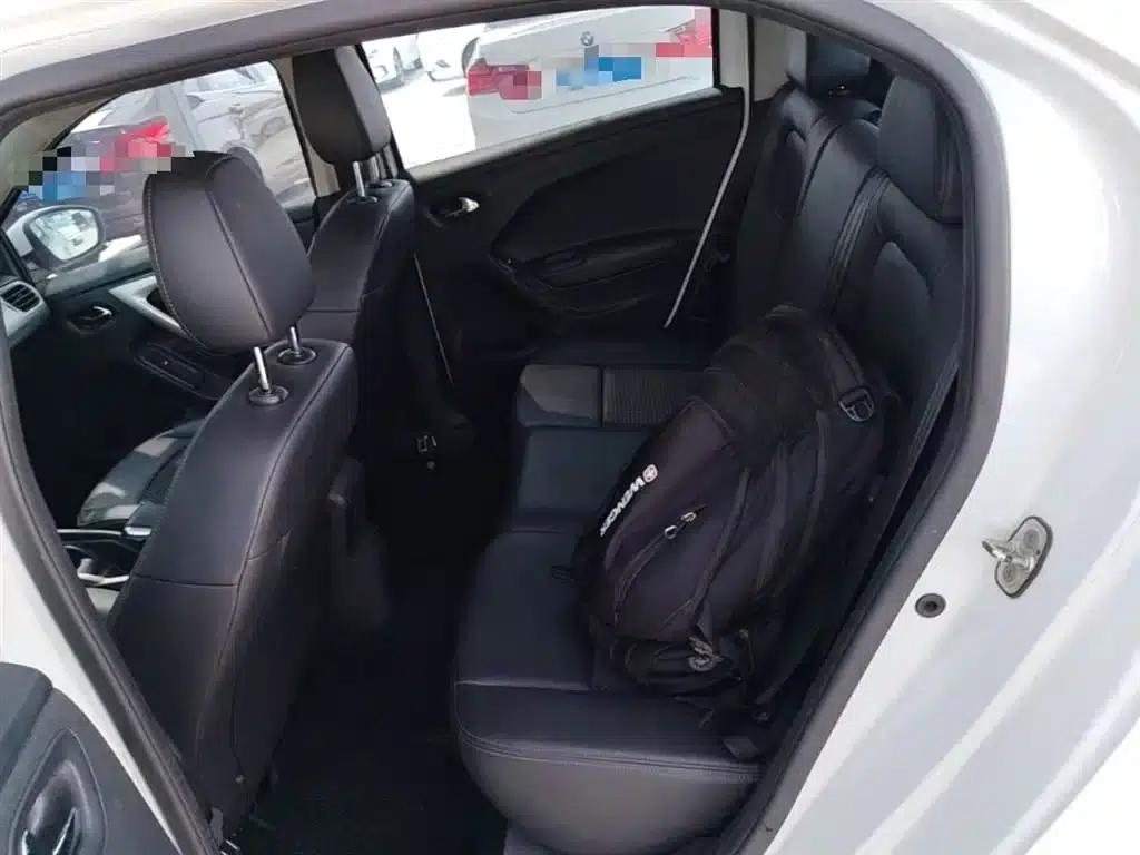 2017 Citroën Elysee 1.6L Automatic Comfort — миниатюра 17