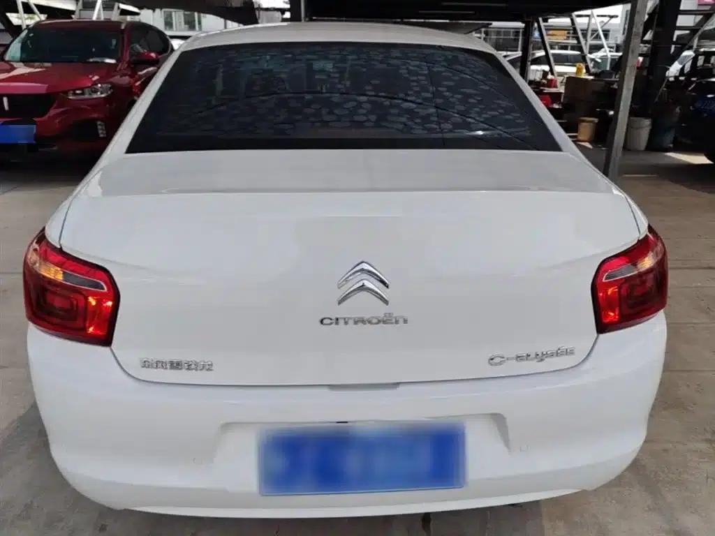 2017 Citroën Elysee 1.6L Automatic Comfort — миниатюра 6