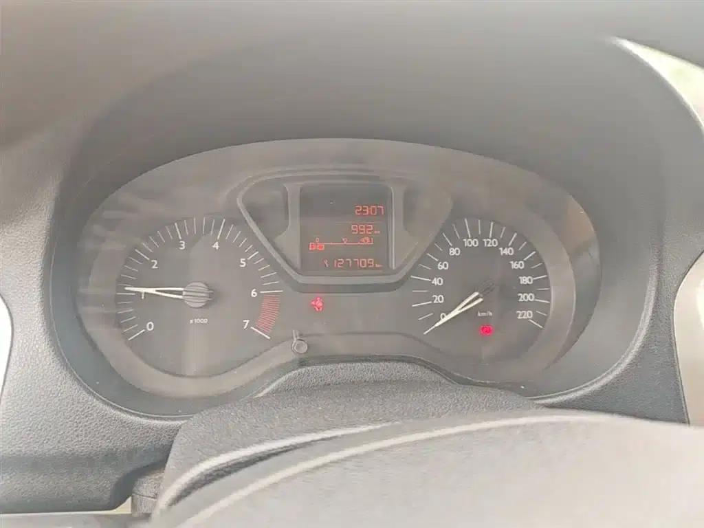 2014 Citroën Elysee 1.6L Manual Fashion Edition — миниатюра 12
