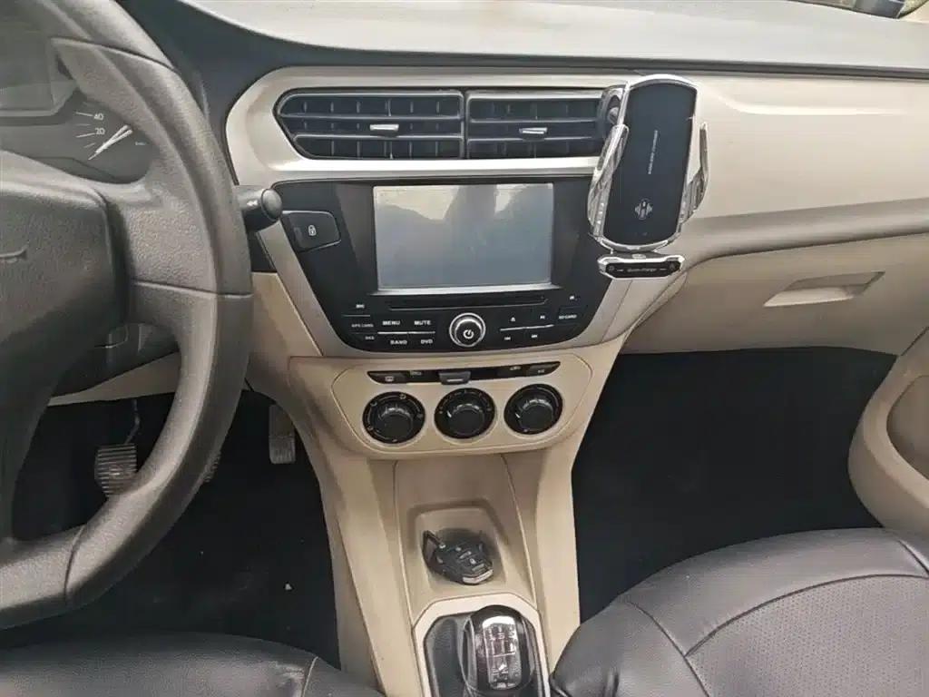 2014 Citroën Elysee 1.6L Manual Fashion Edition — миниатюра 13