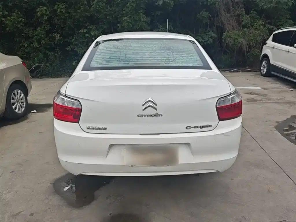 2014 Citroën Elysee 1.6L Manual Fashion Edition — миниатюра 6