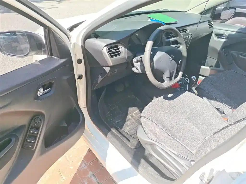 2015 Citroën Elysee Premium Edition 1.6L Automatic Fashion Model — миниатюра 14