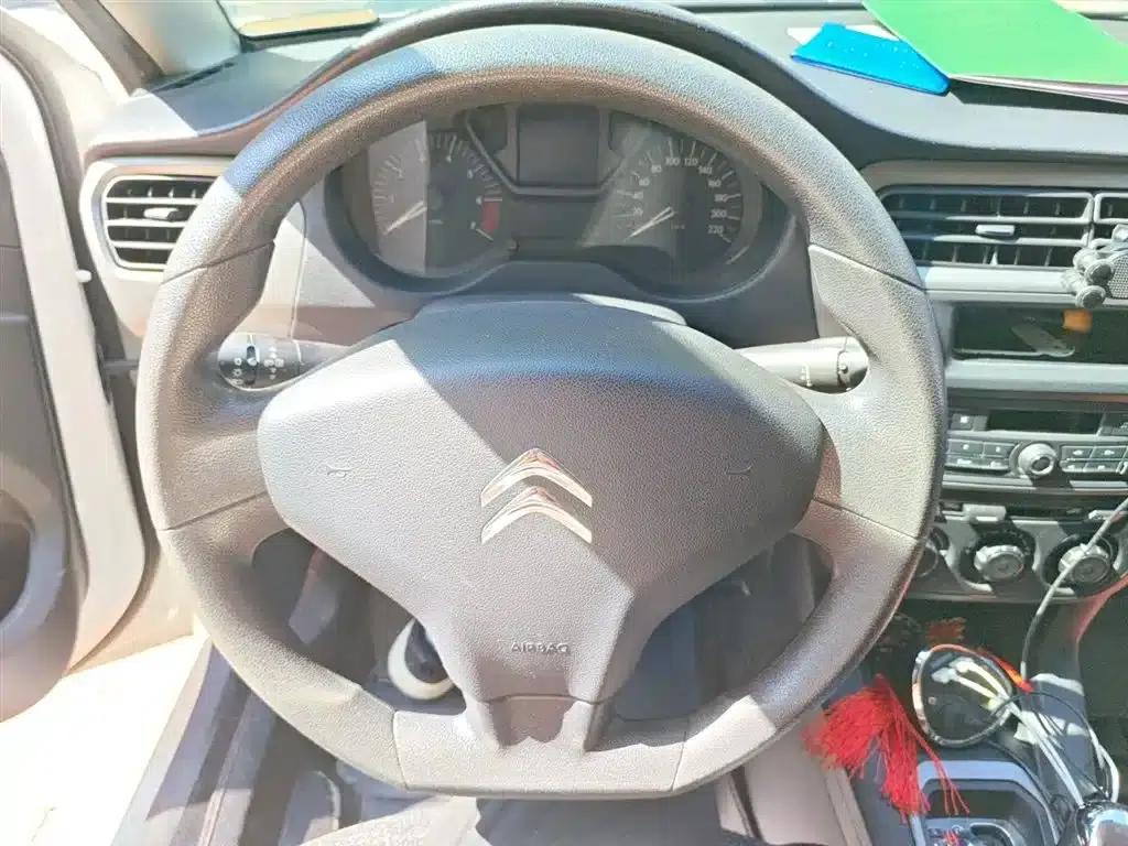 2015 Citroën Elysee Premium Edition 1.6L Automatic Fashion Model — миниатюра 3