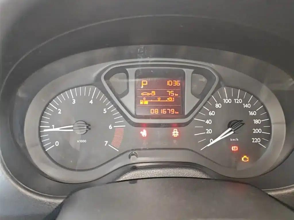 2014 Citroën Elysee 1.6L Automatic Fashion Edition — миниатюра 12
