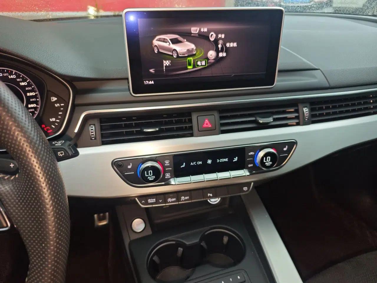 Audi A4 2020 Avant Futurist 40 TFSI Luxury Dynamic Model — миниатюра 14