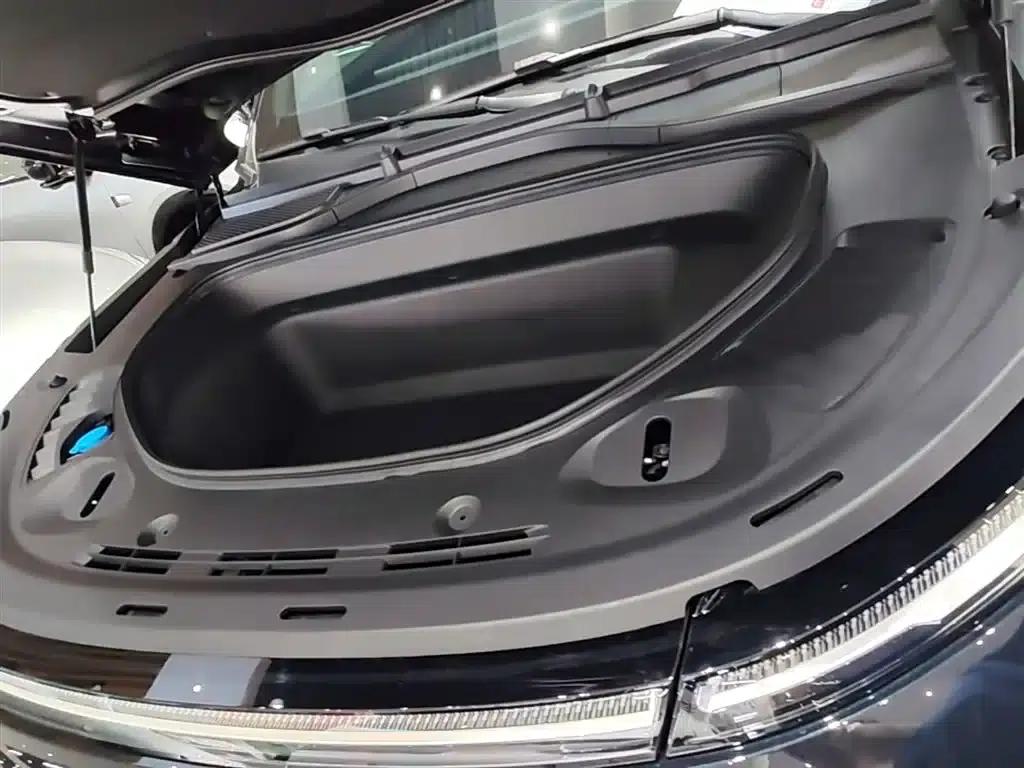 XPeng G9 2025 Model 680 Long Range AWD Max — миниатюра 20