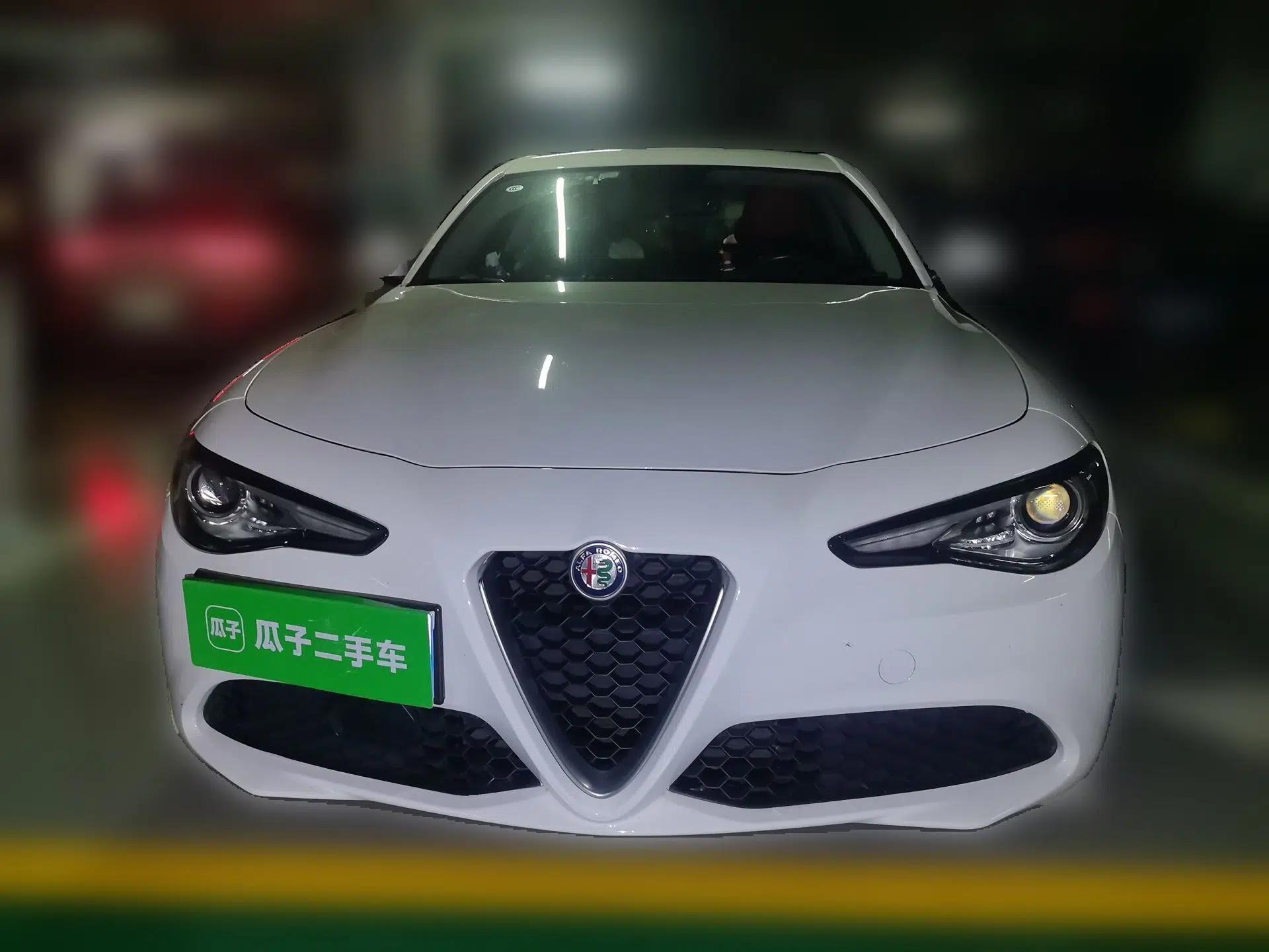 Alfa Romeo Giulia 2017 2.0T 200HP Elite Edition — миниатюра 2