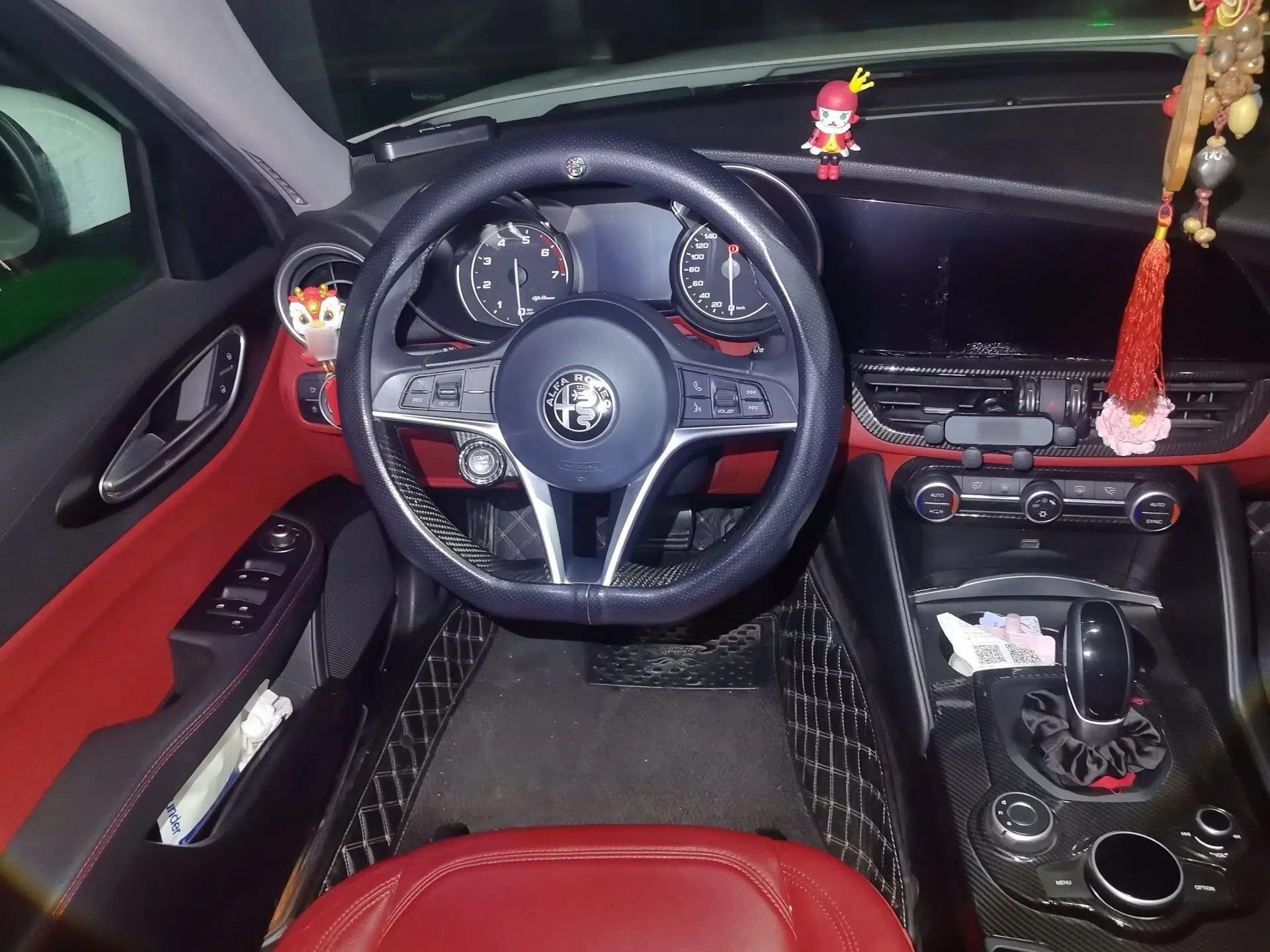 Alfa Romeo Giulia 2017 2.0T 200HP Elite Edition — миниатюра 11