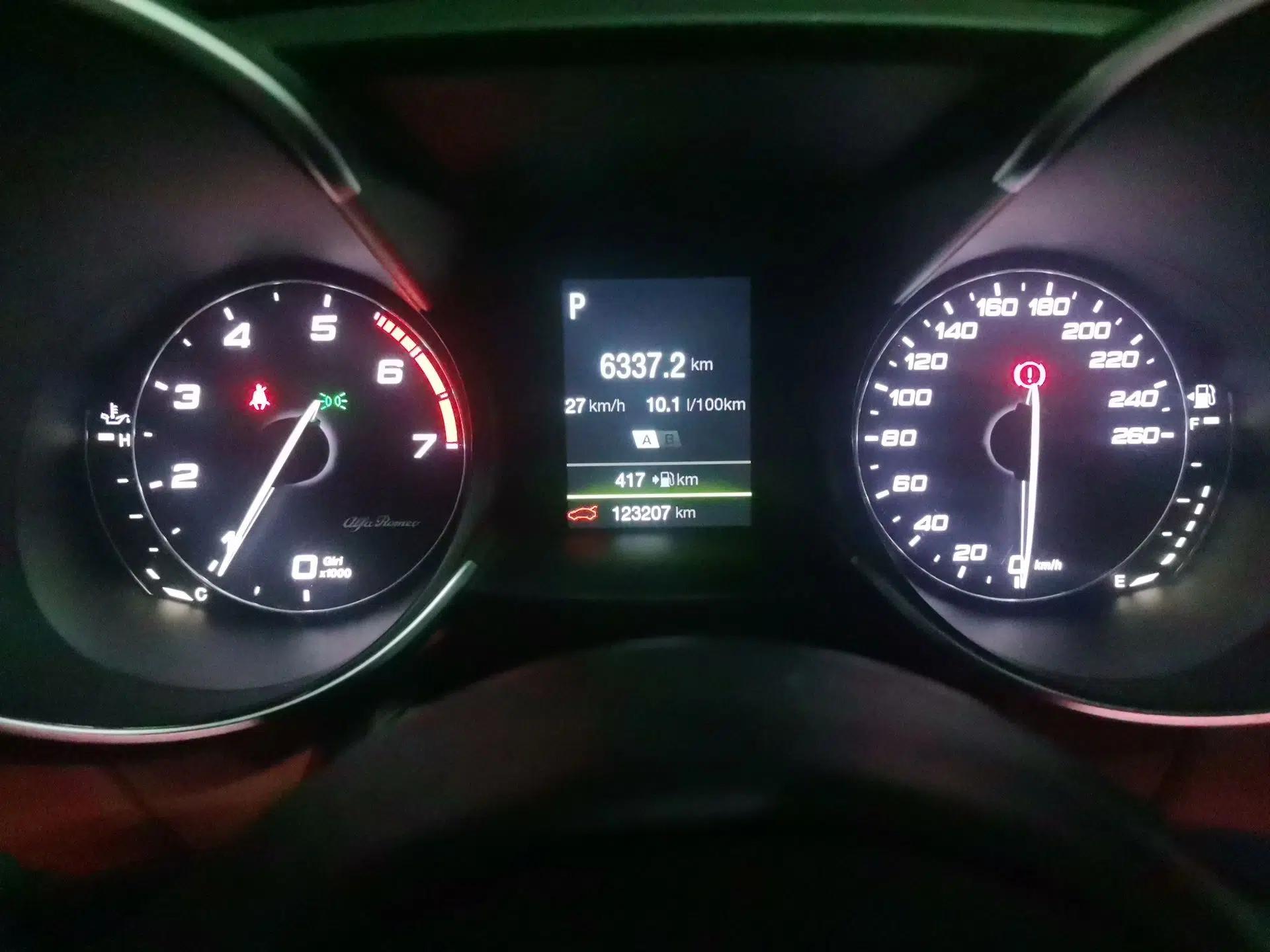 Alfa Romeo Giulia 2017 2.0T 200HP Elite Edition — миниатюра 12