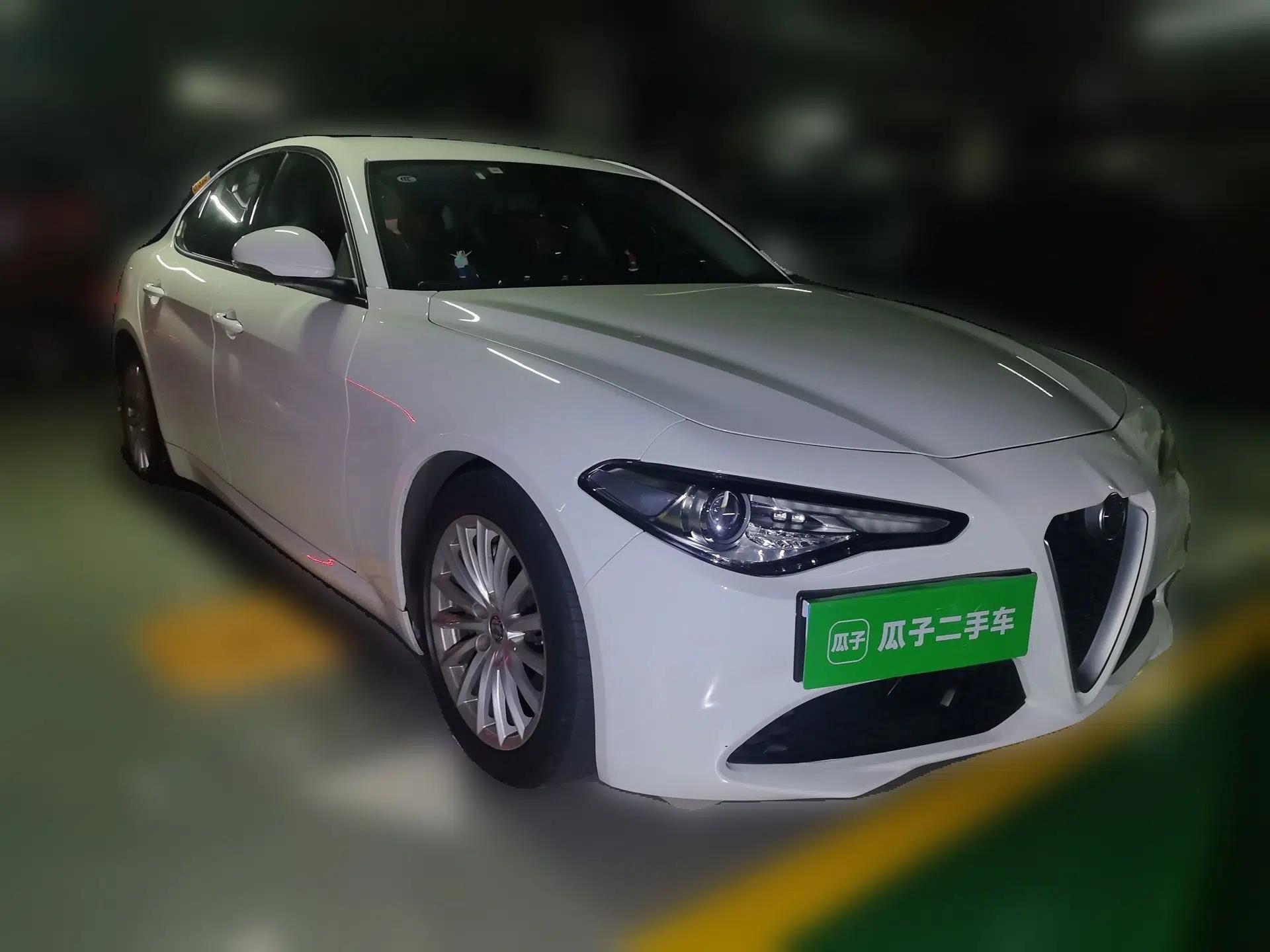 Alfa Romeo Giulia 2017 2.0T 200HP Elite Edition — миниатюра 3