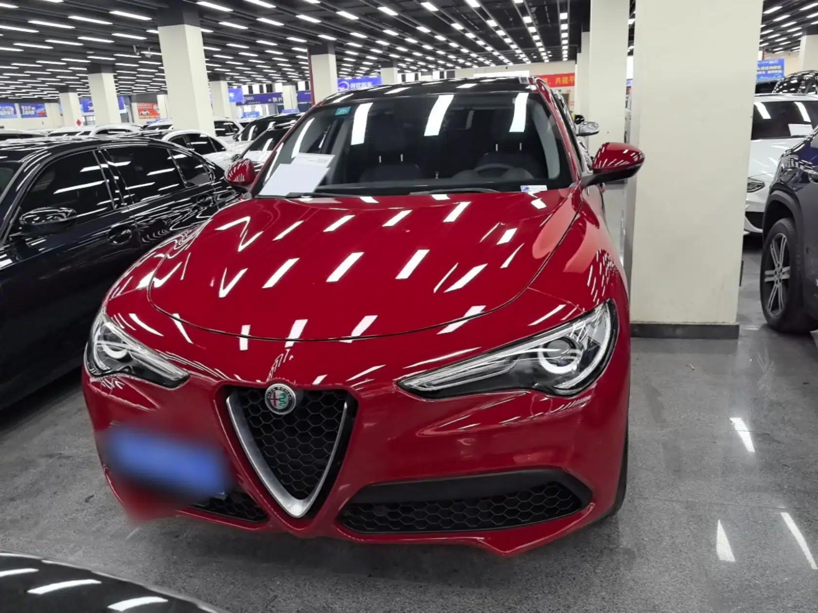 Alfa Romeo Stelvio 2017 2.0T 200HP Elite Edition — миниатюра 2