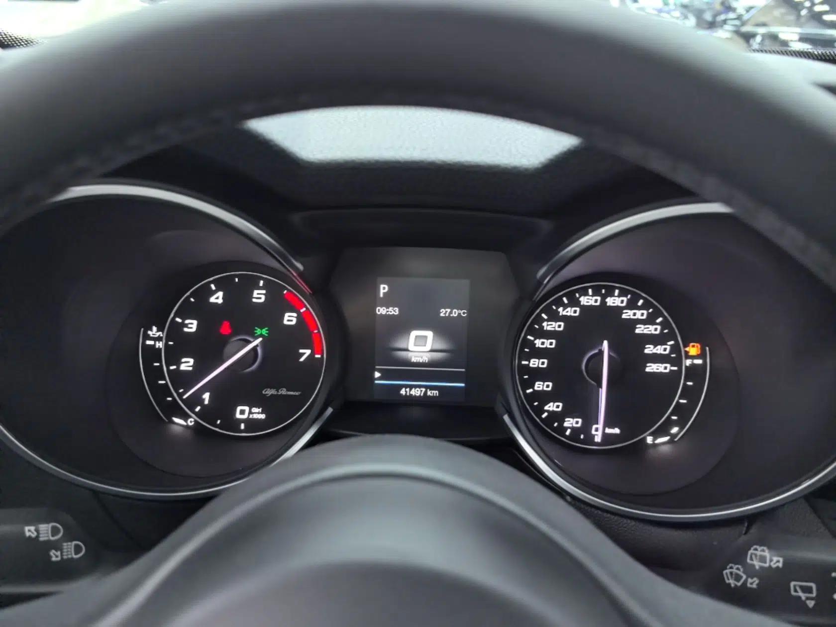 Alfa Romeo Stelvio 2017 2.0T 200HP Elite Edition — миниатюра 15