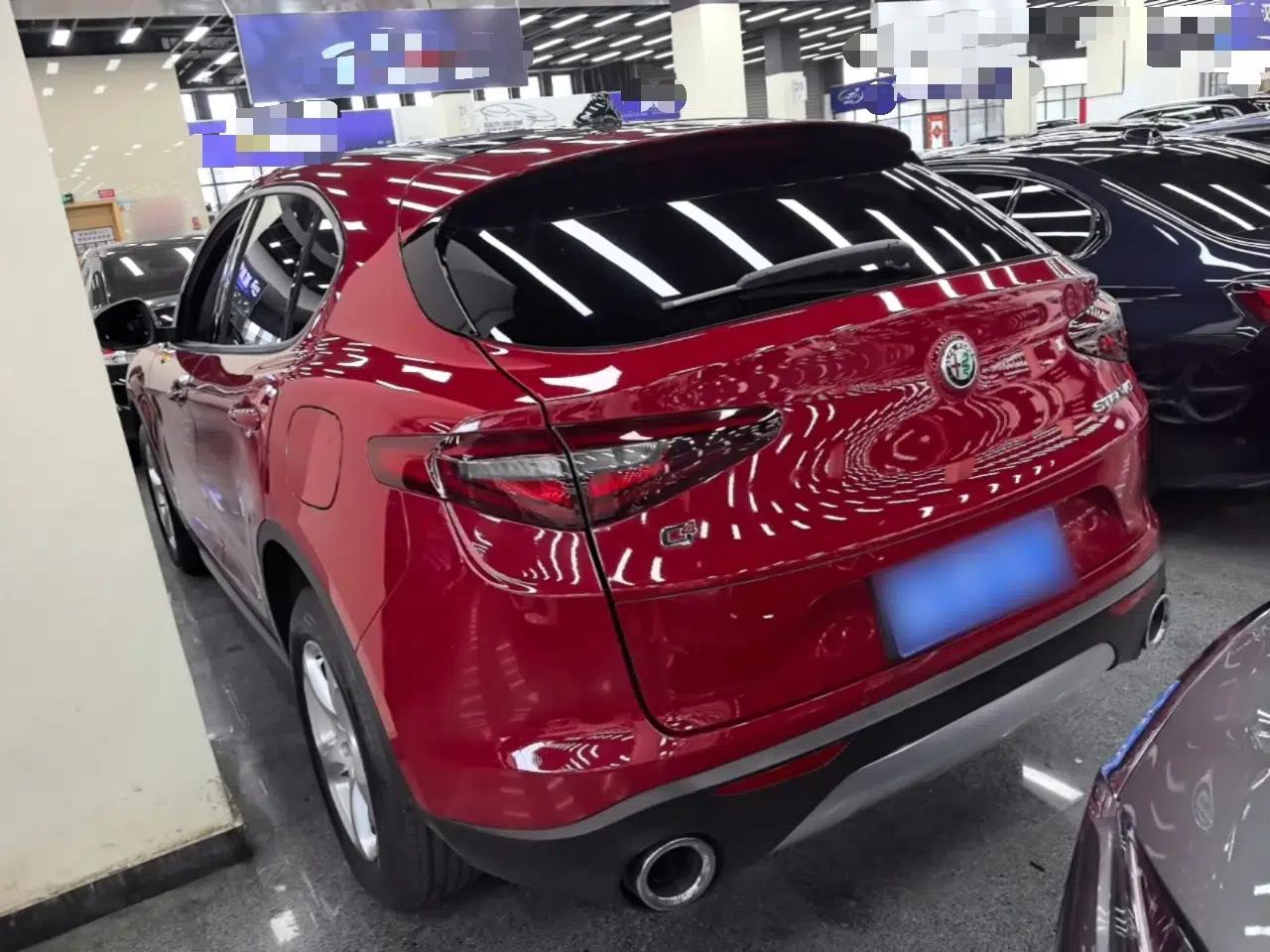 Alfa Romeo Stelvio 2017 2.0T 200HP Elite Edition — миниатюра 4
