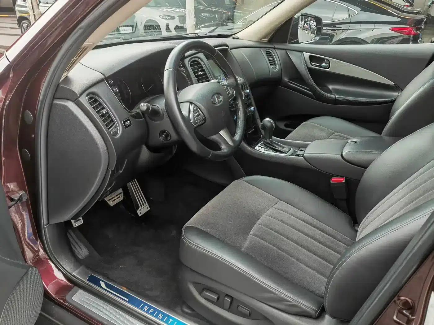 Infiniti QX50 2015 2.5L Comfort Edition — миниатюра 3