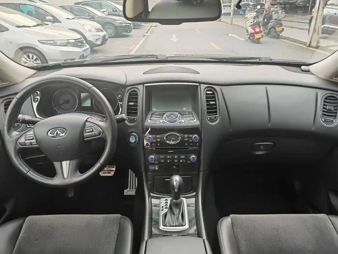 Infiniti QX50 2015 2.5L Comfort Edition — миниатюра 5