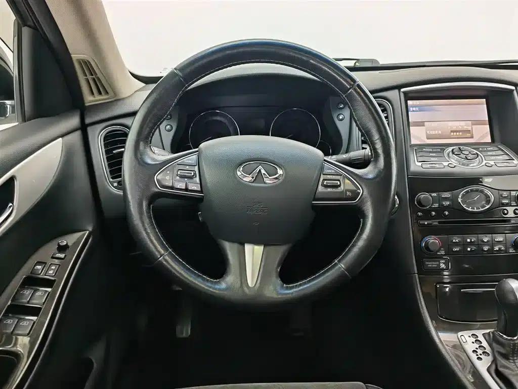 Infiniti QX50 2015 2.5L Comfort Edition — миниатюра 11