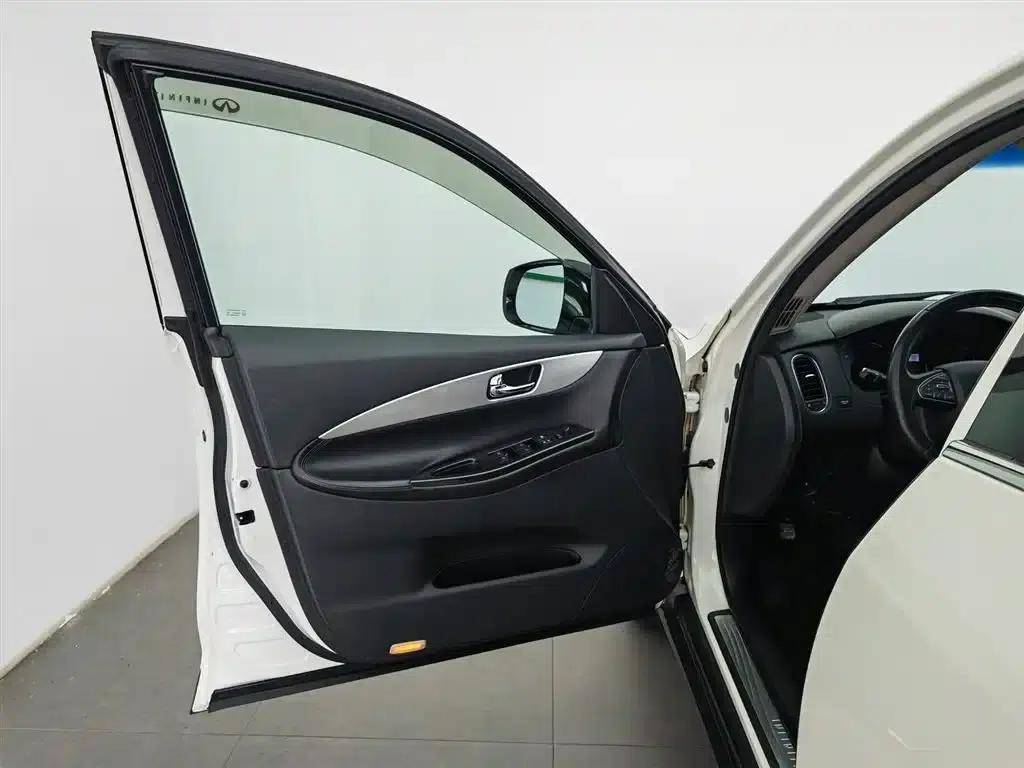 Infiniti QX50 2015 2.5L Comfort Edition — миниатюра 8