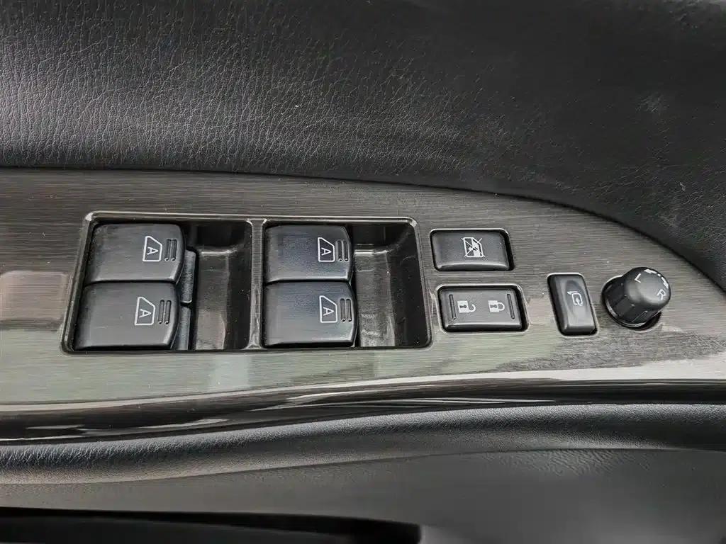 Infiniti QX50 2015 2.5L Comfort Edition — миниатюра 9