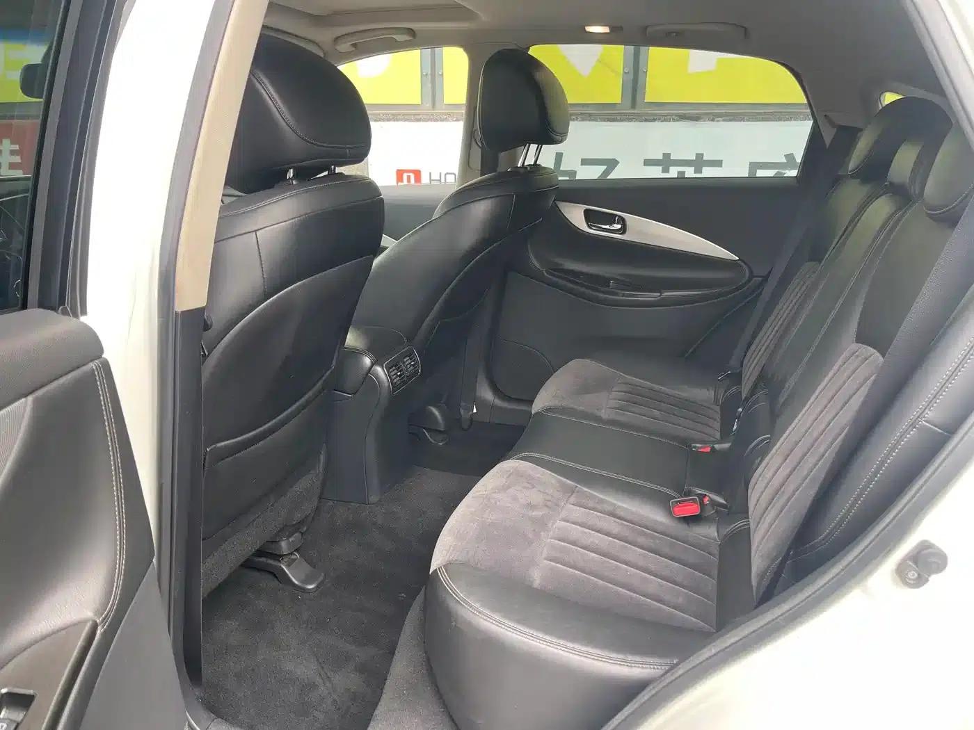 Infiniti QX50 2015 2.5L Comfort Edition — миниатюра 10