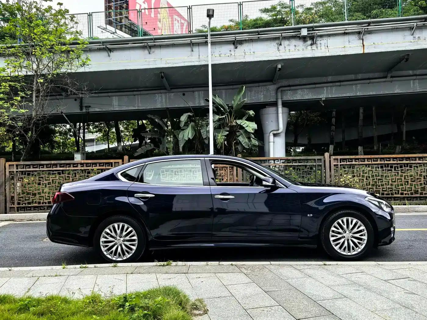 Infiniti Q70 2015 Q70L 2.5L Enjoy Edition — миниатюра 13