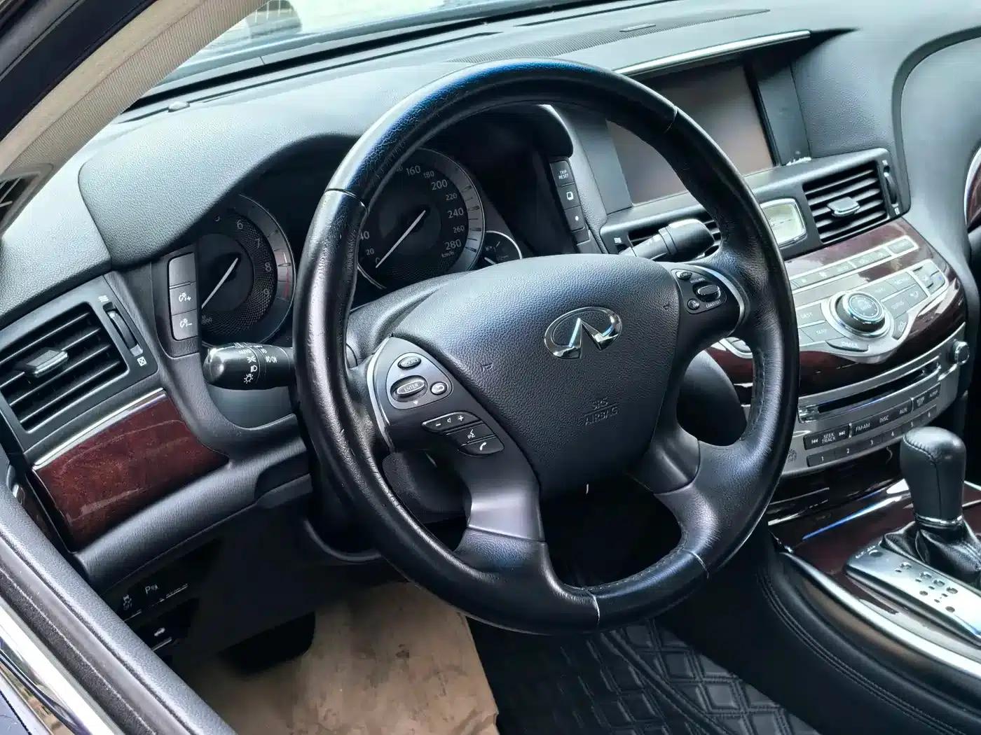 Infiniti Q70 2015 Q70L 2.5L Enjoy Edition — миниатюра 21
