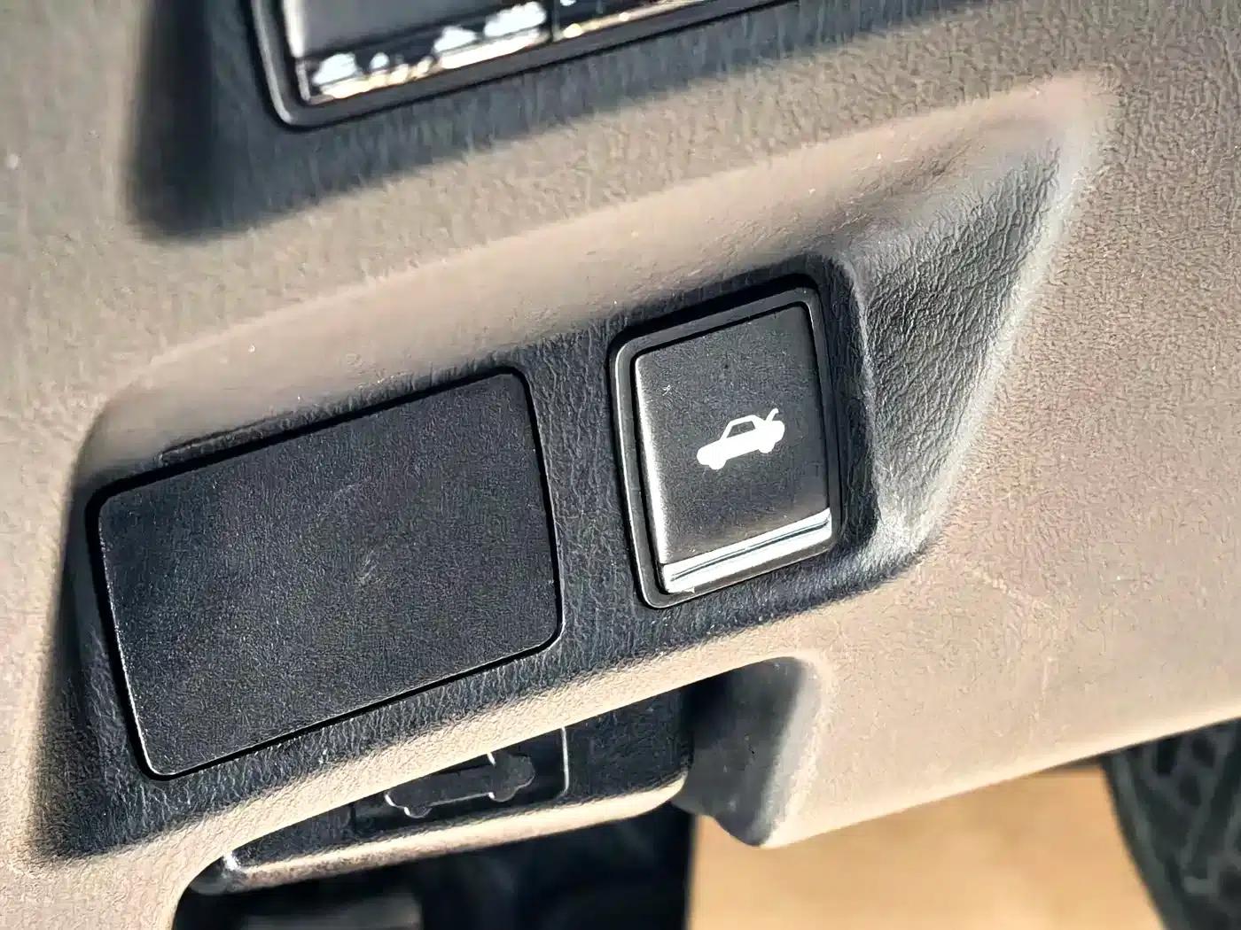 Infiniti Q70 2015 Q70L 2.5L Enjoy Edition — миниатюра 25