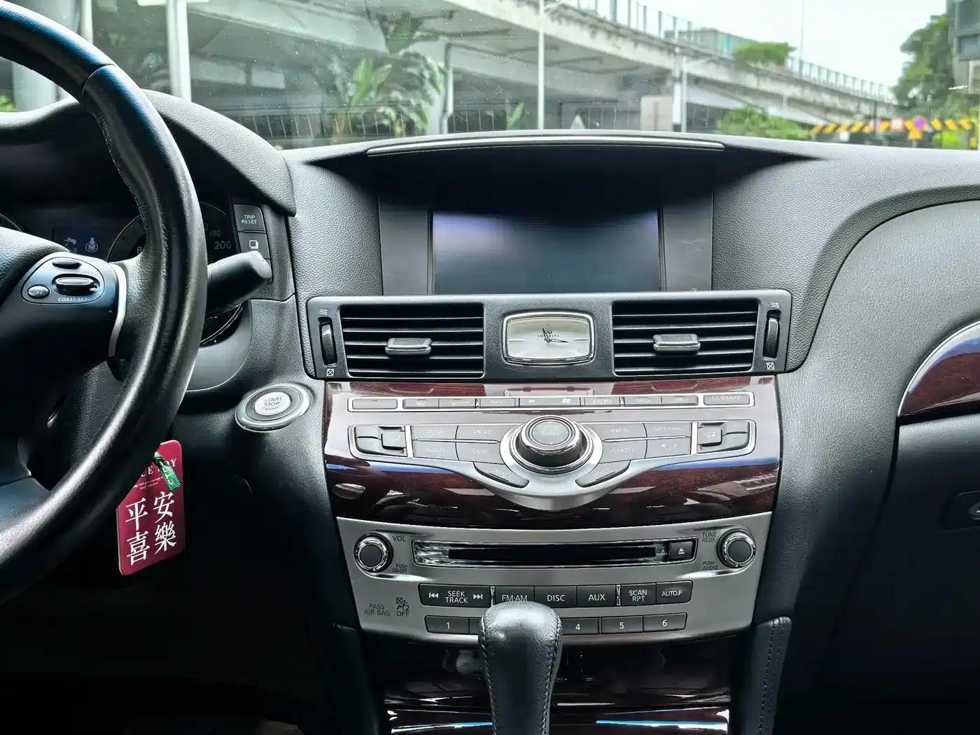 Infiniti Q70 2015 Q70L 2.5L Enjoy Edition — миниатюра 33