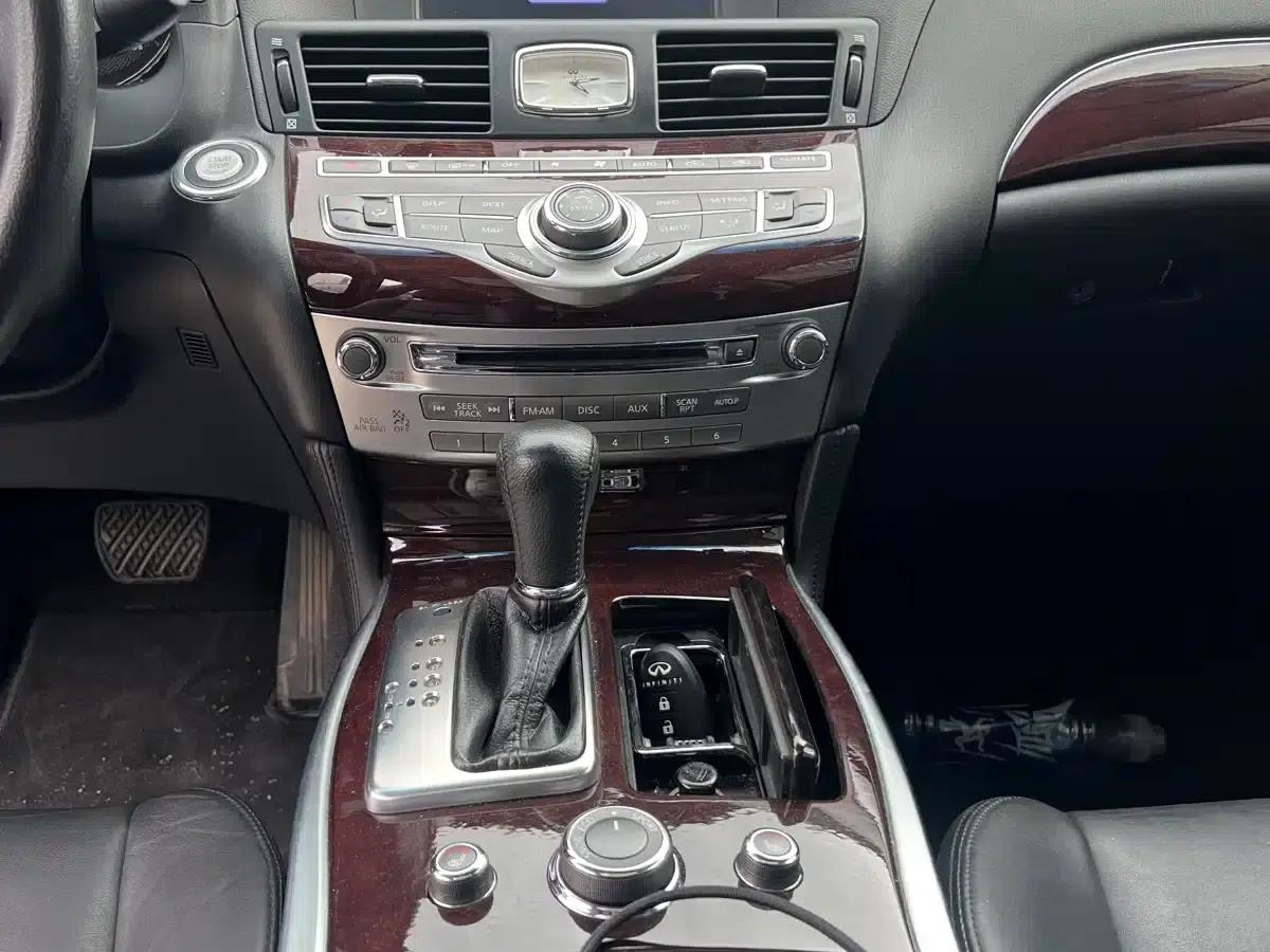Infiniti Q70 2015 Q70L 2.5L Enjoy Edition — миниатюра 16