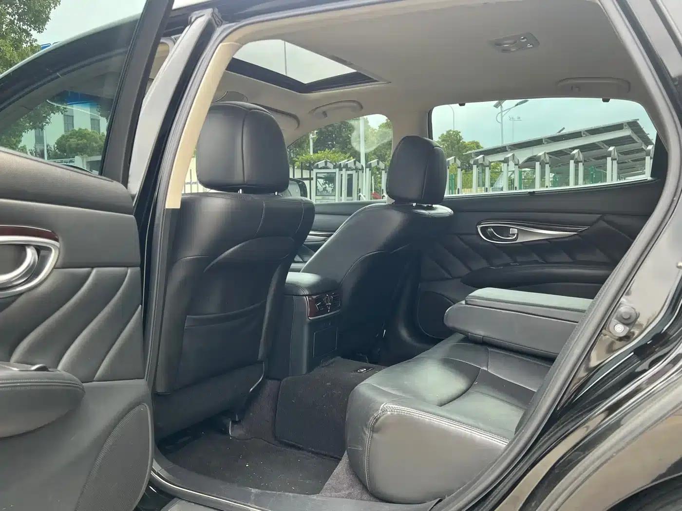 Infiniti Q70 2015 Q70L 2.5L Enjoy Edition — миниатюра 18