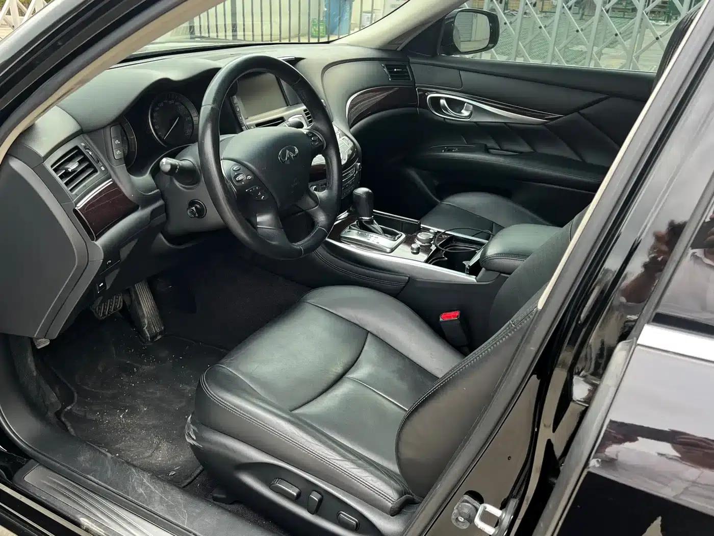 Infiniti Q70 2015 Q70L 2.5L Enjoy Edition — миниатюра 21