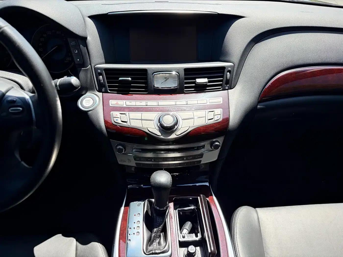 Infiniti Q70 2015 Q70L 2.5L Enjoy Edition — миниатюра 30