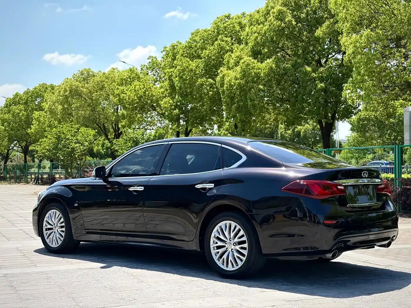 Infiniti Q70 2015 Q70L 2.5L Enjoy Edition — миниатюра 4